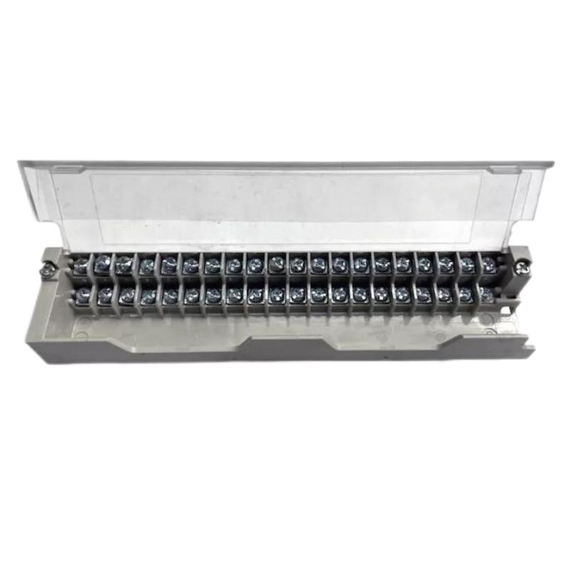 Schneider 140DRC83000 Relay Discrete Output Module Modicon Quantum Series