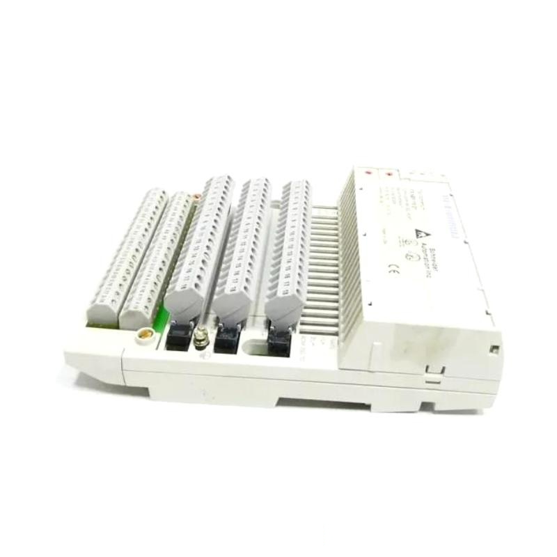 Schneider 170ADM35010 Discrete I/O Module Modicon Momentum series